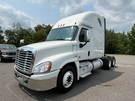 2020-freightliner-ca125slp-tandem-axle-sleeper #5738