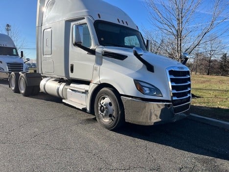2023 Freightliner CA126SLP Tandem Axle Sleeper #5754 2023 Freightliner CA126SLP Tandem Axle Sleeper #5754