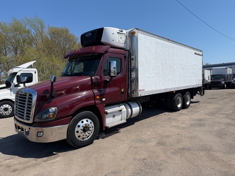 2017 Freightliner CASCADIA Reefer Truck #5789