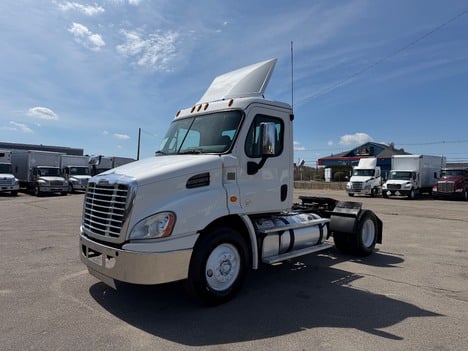 2019 Freightliner CASCADIA Single Axle Daycab #5823