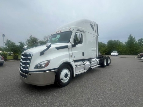 2023-freightliner-ca126slp-tandem-axle-sleeper #5827