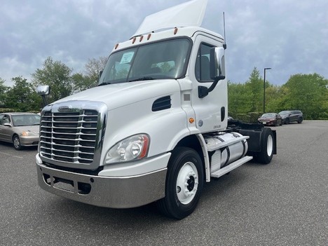 2019 Freightliner CASCADIA Single Axle Daycab #5833