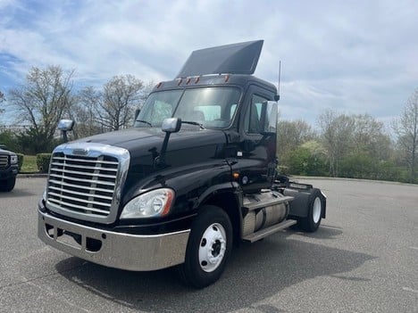 2020 Freightliner CA125SAC Single Axle Daycab #5848 2020 Freightliner CA125SAC Single Axle Daycab #5848