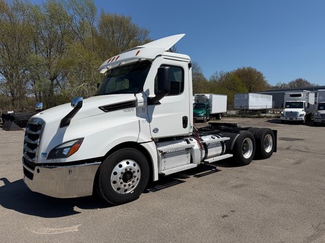 2020 Freightliner CASCADIA Tandem Axle Daycab #5868