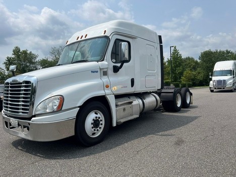 2020-freightliner-ca125slp-tandem-axle-sleeper #5902