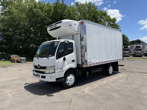 2019 Hino 195-DERATE Reefer Truck #5906 2019 Hino 195-DERATE Reefer Truck #5906