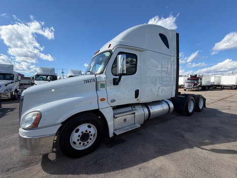 2020 Freightliner CASCADIA 125 Tandem Axle Sleeper #5951