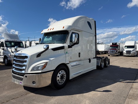 2020 Freightliner Cascadia 126 Tandem Axle Sleeper #6002