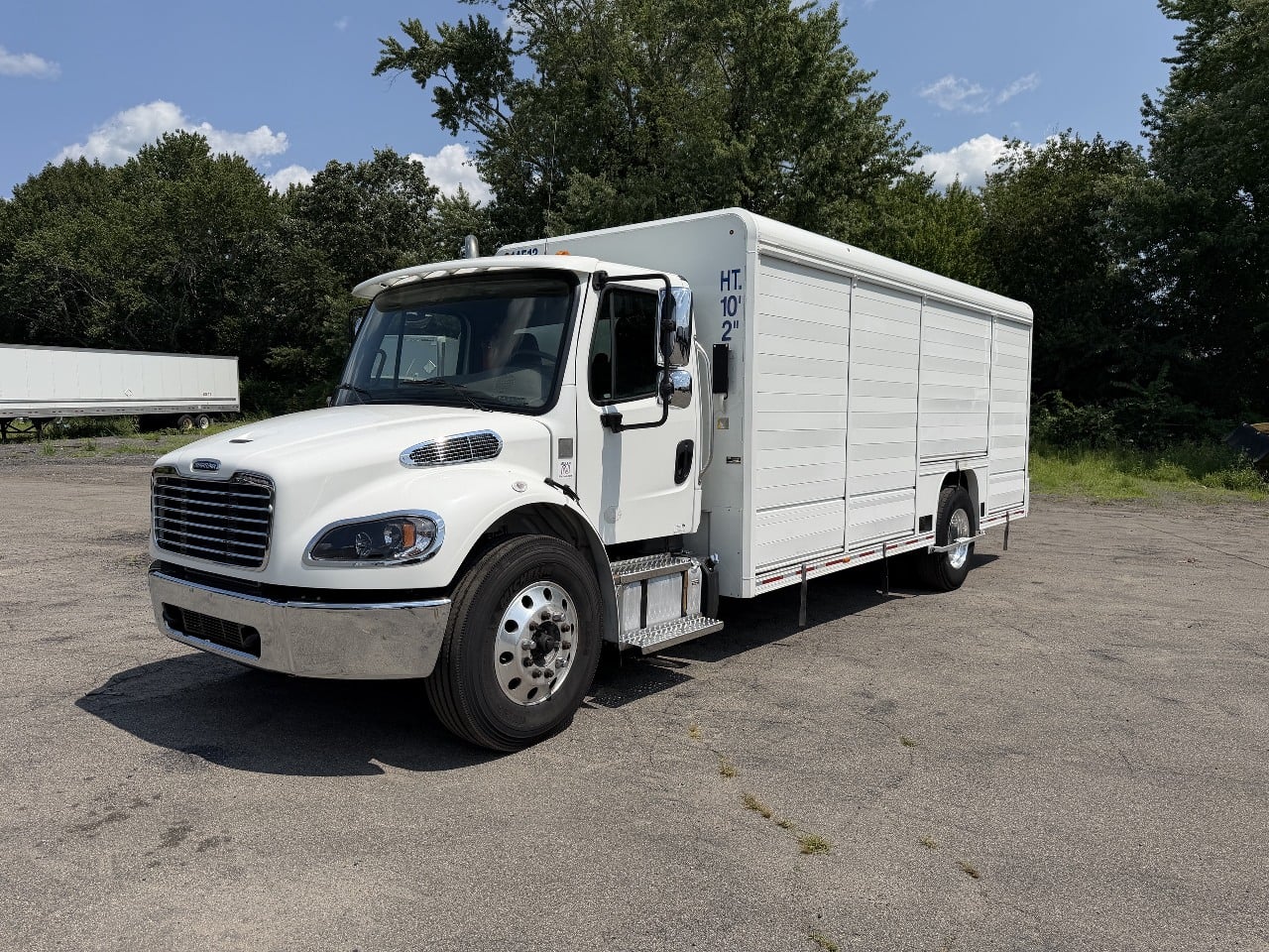 2021 Freightliner M2106 Box Van Truck #2 2021 Freightliner M2106 Box Van Truck #2