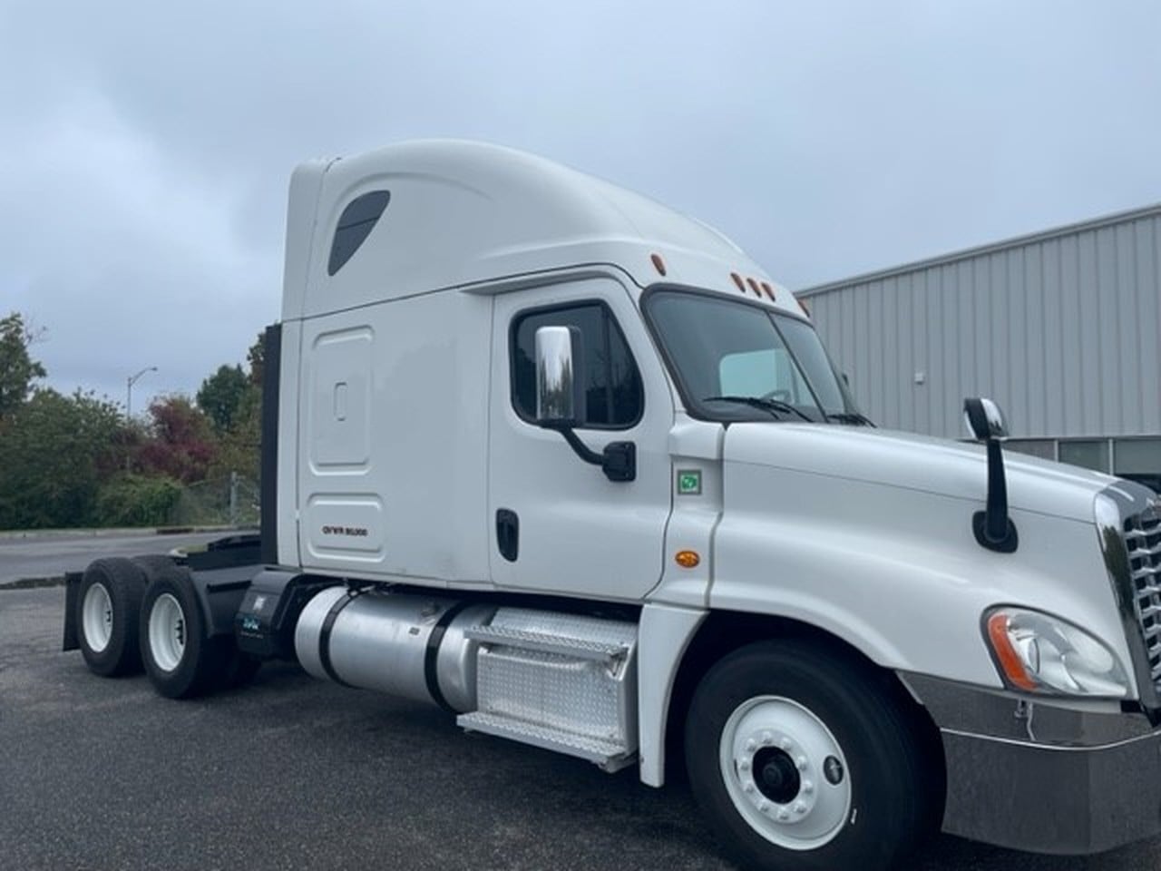 2020 Freightliner CA125SLP Tandem Axle Sleeper #2 2020 Freightliner CA125SLP Tandem Axle Sleeper #2