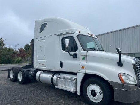 2020 Freightliner CA125SLP Tandem Axle Sleeper #6026