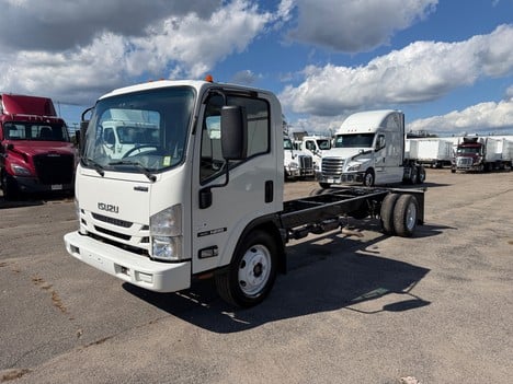2022 Isuzu NPR Cab Chassis Truck #6064 2022 Isuzu NPR Cab Chassis Truck #6064