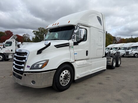 2021 Freightliner CASCADIA 126 Tandem Axle Sleeper #6118
