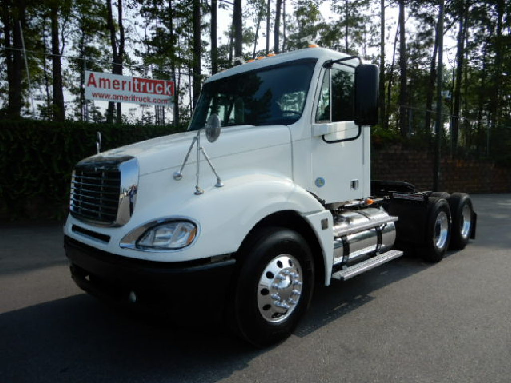 2009 FREIGHTLINER COLUMBIA Daycab #1
