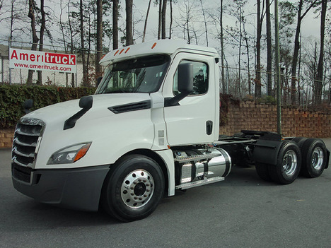 2020 FREIGHTLINER CASCADIA Daycab #4061