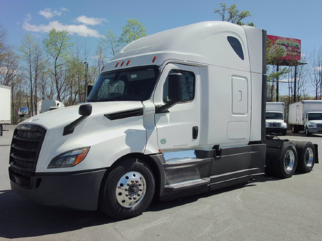 2019 FREIGHTLINER CASCADIA Sleeper #4067