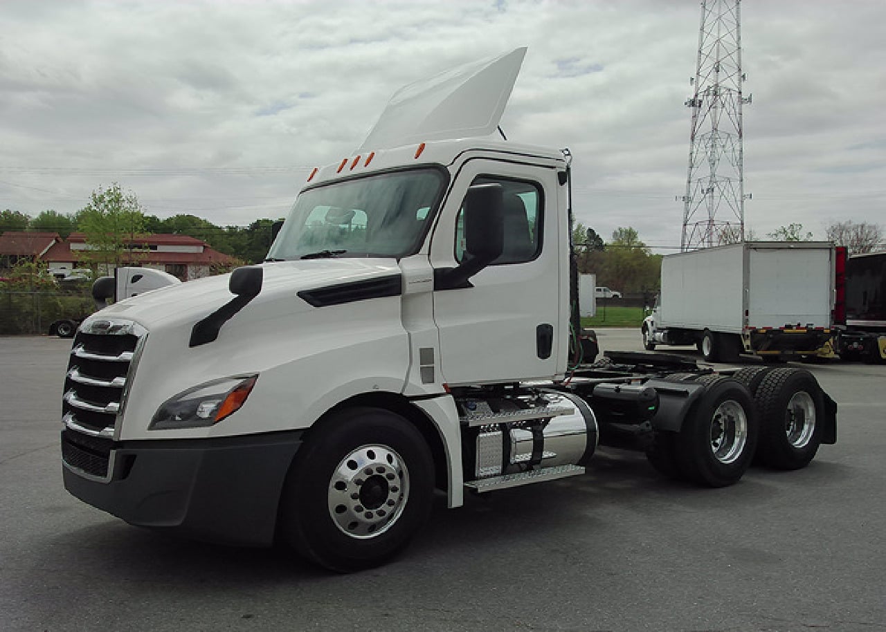 2020 FREIGHTLINER CASCADIA Daycab #1 2020 FREIGHTLINER CASCADIA Daycab #1