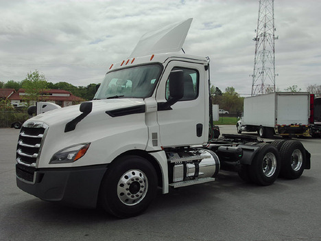 2020 FREIGHTLINER CASCADIA Daycab #4070