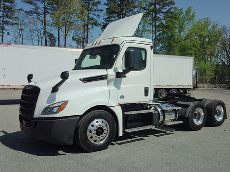 2019 FREIGHTLINER CASCADIA Daycab #4071