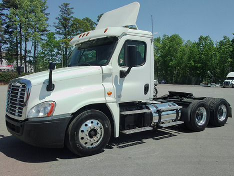 2013 FREIGHTLINER CASCADIA Daycab #4087
