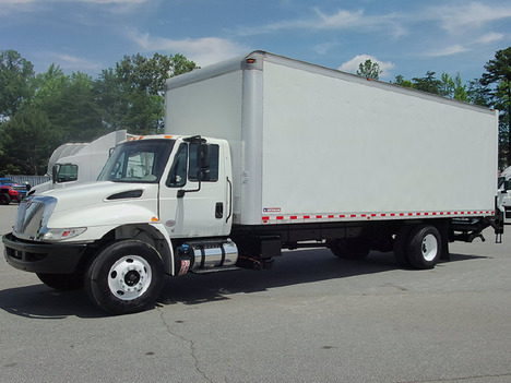 2018 INTERNATIONAL 4300 Box Van Truck #4096