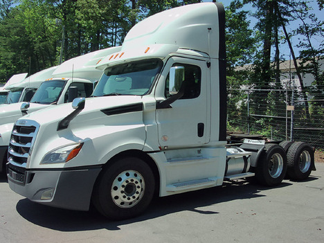 2020 FREIGHTLINER CASCADIA Daycab #4107