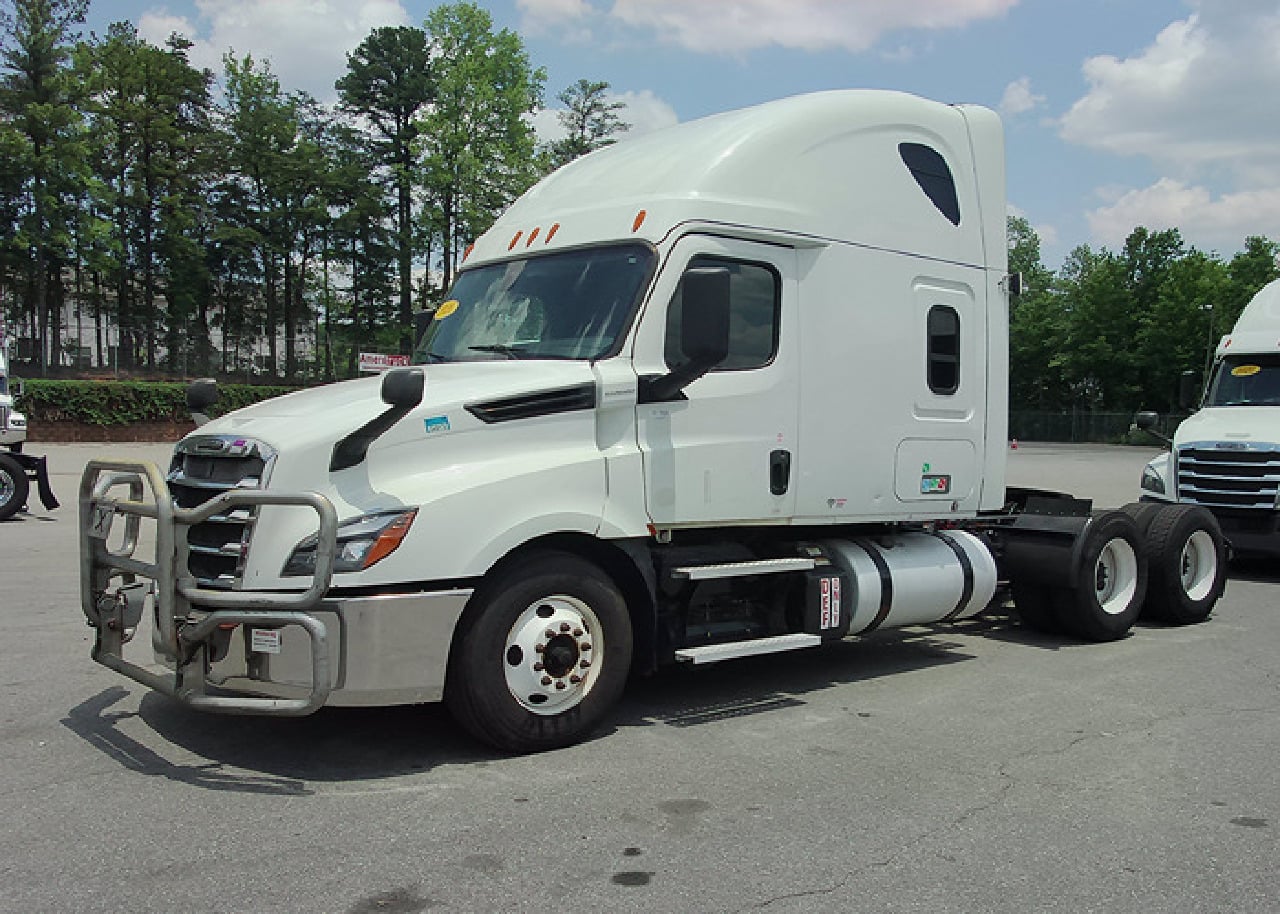 2020 FREIGHTLINER CASCADIA Sleeper #1 2020 FREIGHTLINER CASCADIA Sleeper #1