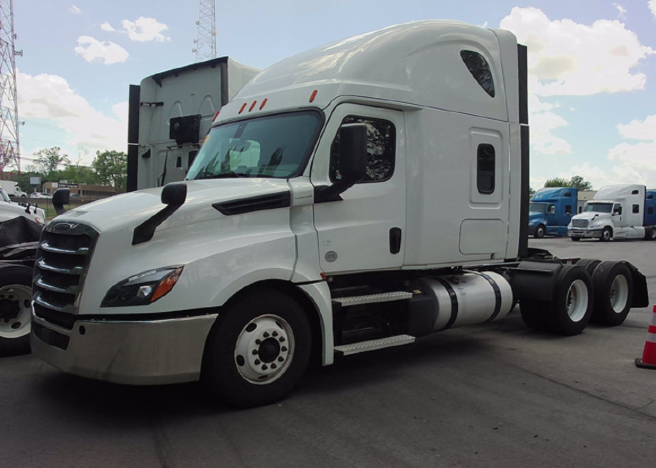 2020 FREIGHTLINER CASCADIA Sleeper #1 2020 FREIGHTLINER CASCADIA Sleeper #1