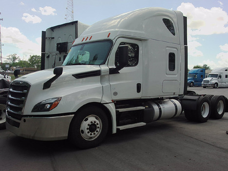 2020 FREIGHTLINER CASCADIA Sleeper #4123