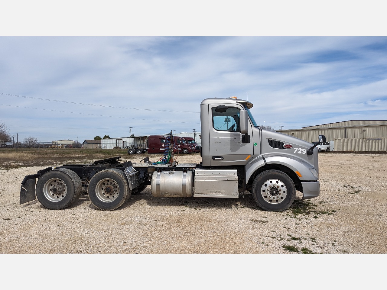 USED 2017 PETERBILT 579 T/A TAG AXLE DAYCAB TRUCK #13314 USED 2017 PETERBILT 579 T/A TAG AXLE DAYCAB TRUCK #13314
