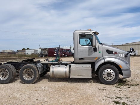 2017 PETERBILT 579 T/A Tag Axle Daycab #13314