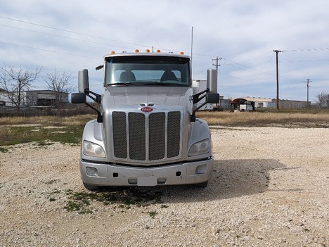 USED 2017 PETERBILT 579 T/A TAG AXLE DAYCAB TRUCK #13314-3 USED 2017 PETERBILT 579 T/A TAG AXLE DAYCAB TRUCK #13314-3