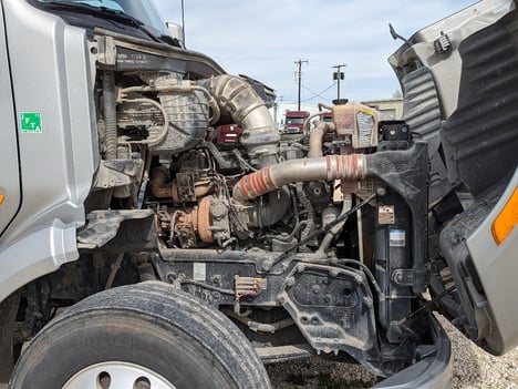 USED 2017 PETERBILT 579 T/A TAG AXLE DAYCAB TRUCK #13314-8 USED 2017 PETERBILT 579 T/A TAG AXLE DAYCAB TRUCK #13314-8