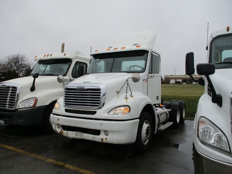 USED 2007 FREIGHTLINER COLUMBIA TANDEM AXLE DAYCAB TRUCK #13408