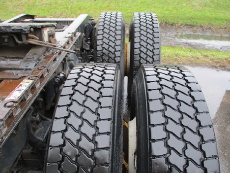 USED 2007 FREIGHTLINER COLUMBIA TANDEM AXLE DAYCAB TRUCK #13408