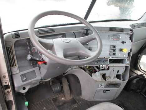 USED 2007 FREIGHTLINER COLUMBIA TANDEM AXLE DAYCAB TRUCK #13408