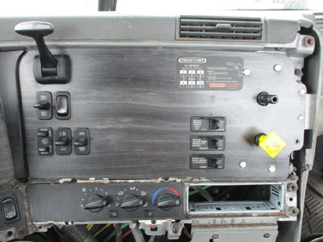 USED 2007 FREIGHTLINER COLUMBIA TANDEM AXLE DAYCAB TRUCK #13408