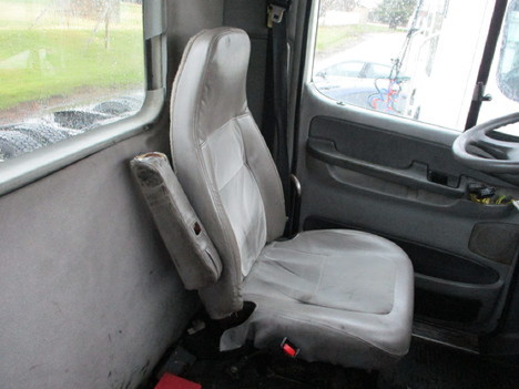 USED 2007 FREIGHTLINER COLUMBIA TANDEM AXLE DAYCAB TRUCK #13408