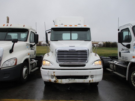 USED 2007 FREIGHTLINER COLUMBIA TANDEM AXLE DAYCAB TRUCK #13408