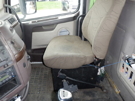 USED 2012 VOLVO VNL64T300 TANDEM AXLE DAYCAB TRUCK #13481