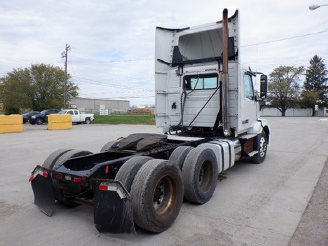 USED 2012 VOLVO VNL64T300 TANDEM AXLE DAYCAB TRUCK #13481
