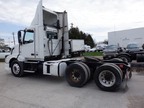 USED 2012 VOLVO VNL64T300 TANDEM AXLE DAYCAB TRUCK #13481