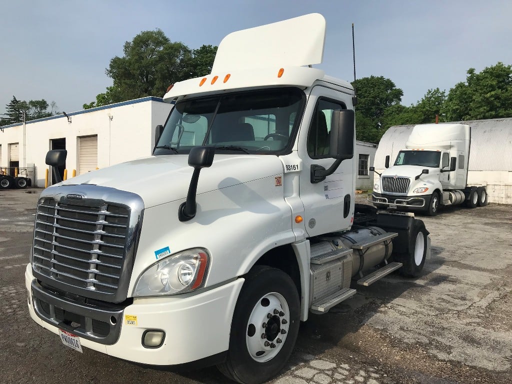 USED 2013 FREIGHTLINER CASCADIA SINGLE AXLE DAYCAB TRUCK #13536