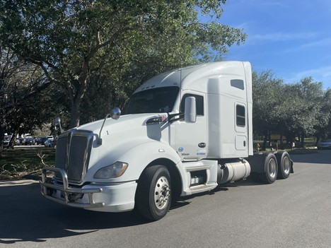 2015 KENWORTH T680 Tandem Axle Sleeper #13619