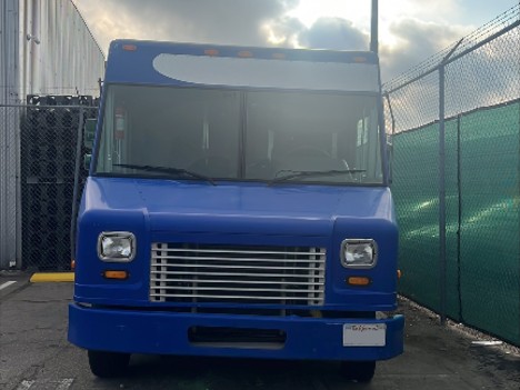 USED 2009 FREIGHTLINER MT45 STEP VAN TRUCK #14235
