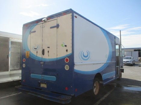 USED 2009 FREIGHTLINER MT45 STEP VAN TRUCK #14390