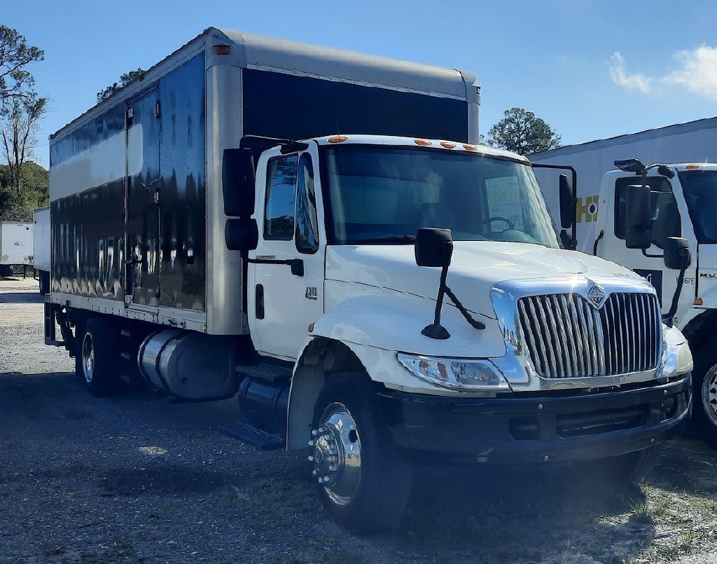 USED 2006 INTERNATIONAL DURASTAR 4300 BOX VAN TRUCK #14401