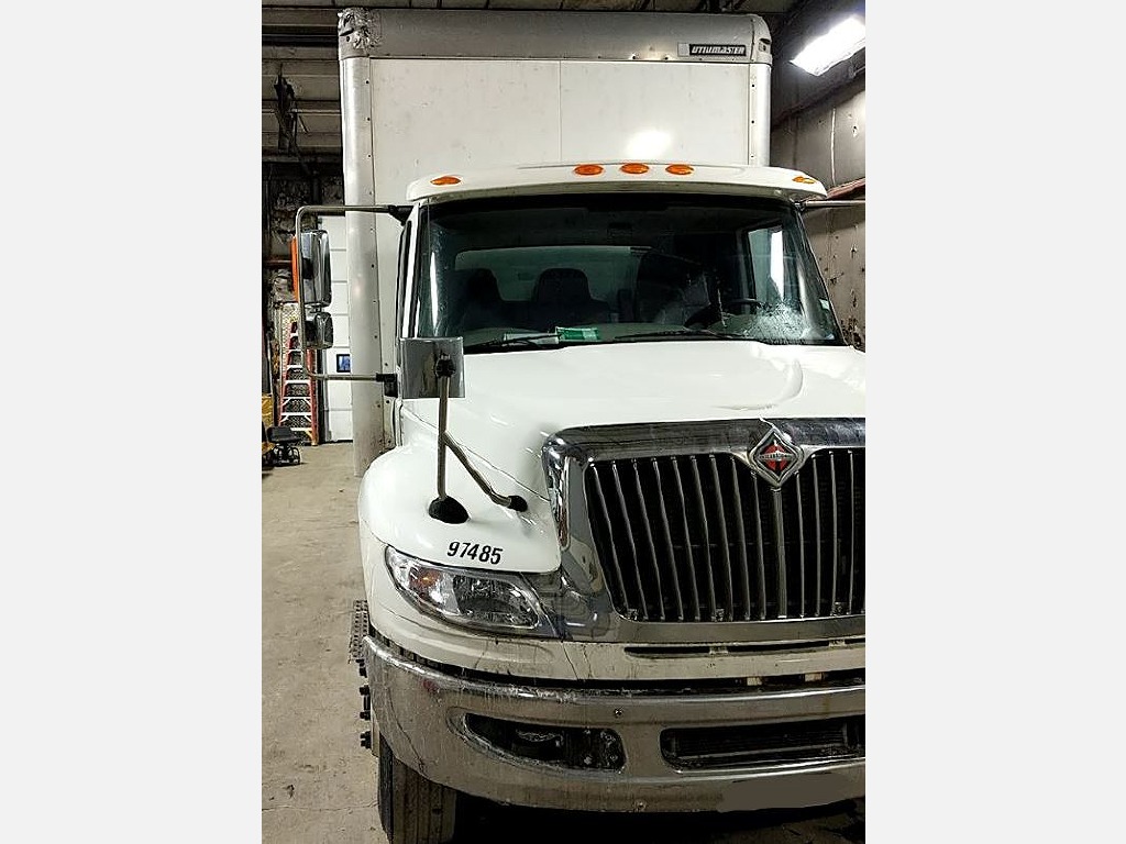 USED 2017 INTERNATIONAL 4300 BOX VAN TRUCK #14559