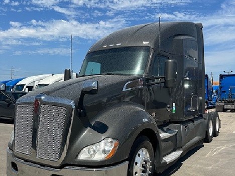 USED 2019 KENWORTH T680 TANDEM AXLE SLEEPER TRUCK #14843