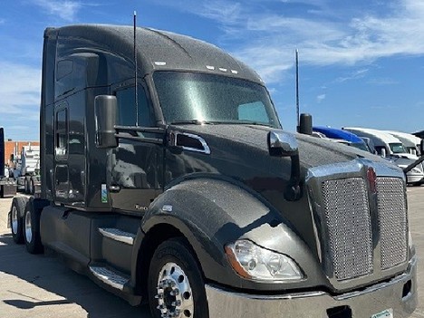 USED 2019 KENWORTH T680 TANDEM AXLE SLEEPER TRUCK #14843